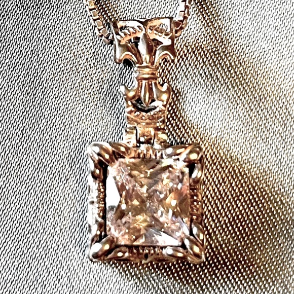 Silpada Vintage .925 Sterling Silver  “Uptown” Pendant Exquisite Conditi… - Picture 2 of 3